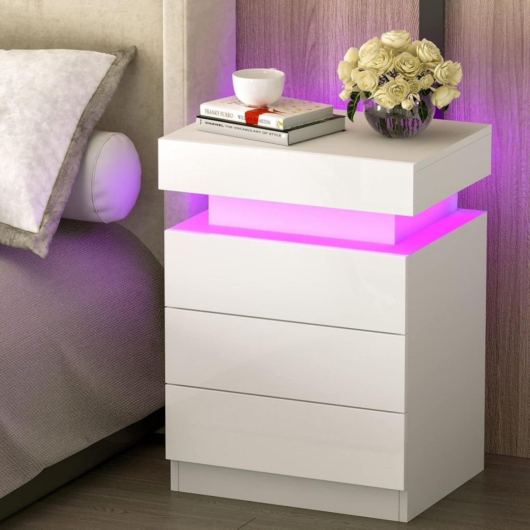 Chevet design gris clair en panneau de particules, fonctionnel et pratique